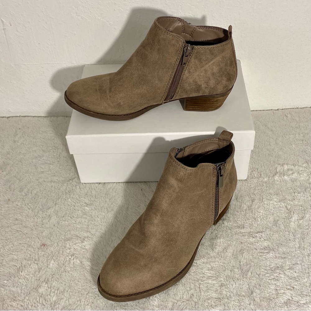 Carlos by Carlos Santana Brie Doe/Taupe Booties Women’s Size 8.5M Vegan Side Zip